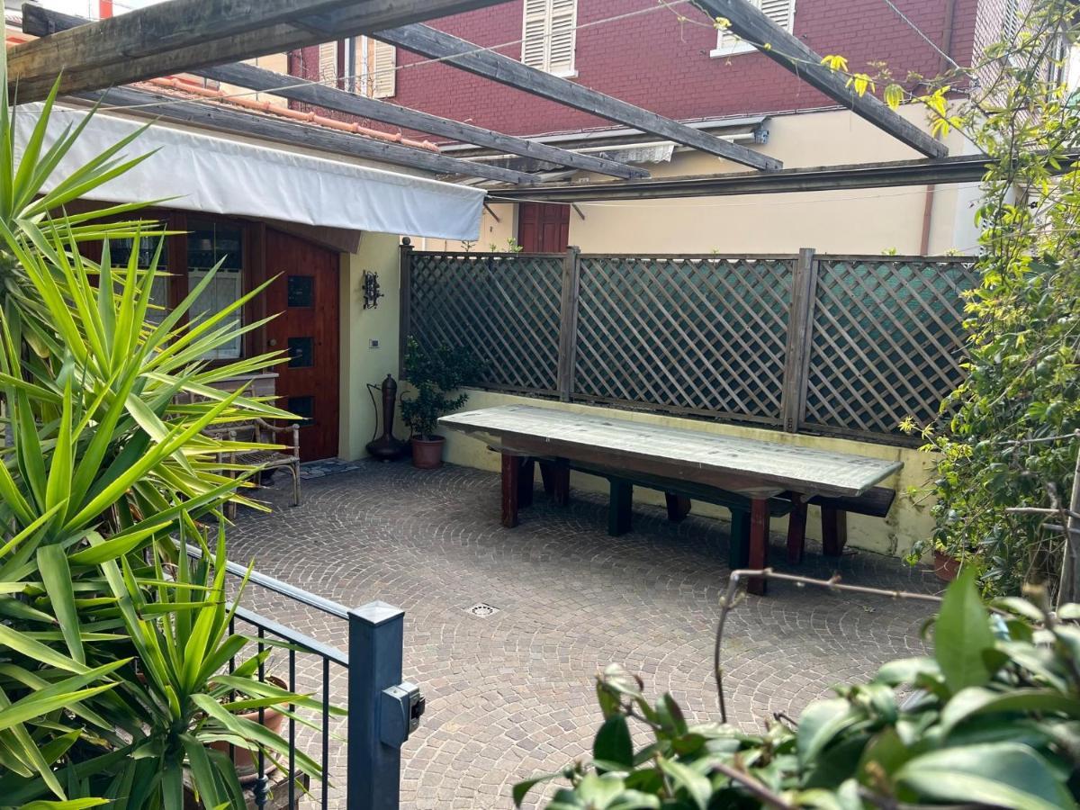 פסארו B&B I Tre Gatti מראה חיצוני תמונה
